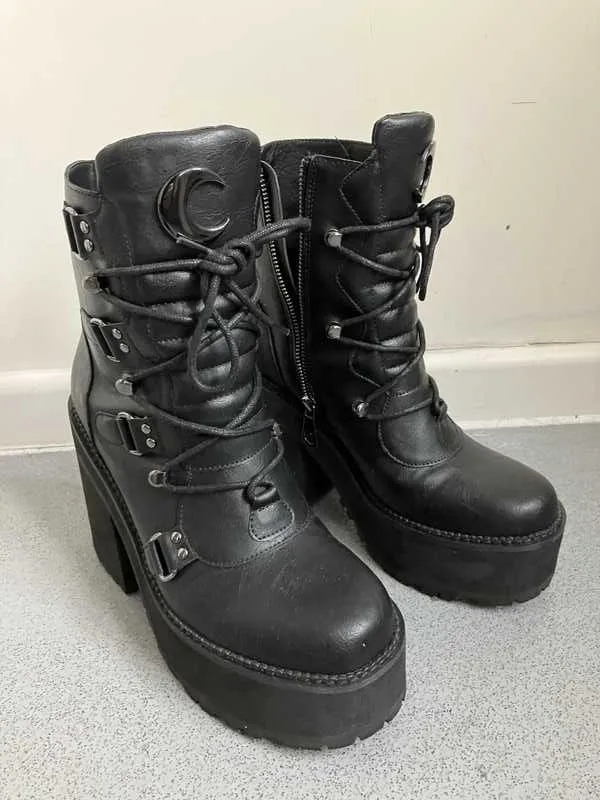 Broom Rider Boots [B] Resurrect